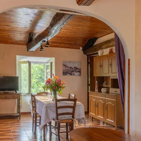 Les Du Mas Lachamp Holiday home Gravieres