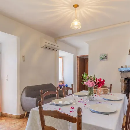 Holiday home Les Du Mas Lachamp