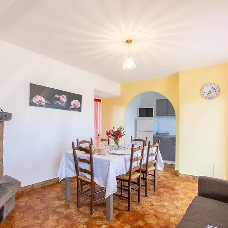 Les Du Mas Lachamp Holiday home Gravieres